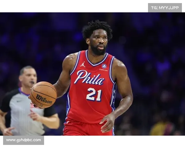 恩比德迟到引发马克西愤怒背后原因分析及两人关系探讨